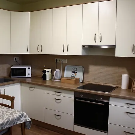 아파트 Kata Apartman *